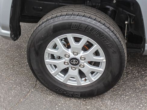 Used 2024 Toyota Tacoma SR5 AWD/4WD image 9