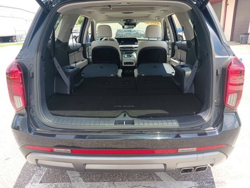 Used 2024 Hyundai Palisade Limited FWD image 21