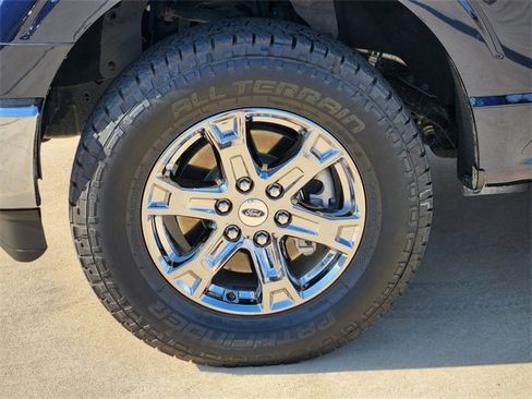 Used 2023 Ford F150 Lariat w/ Trailer Tow Package image 12