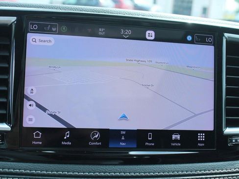 Used 2023 Chrysler Pacifica Limited image 21