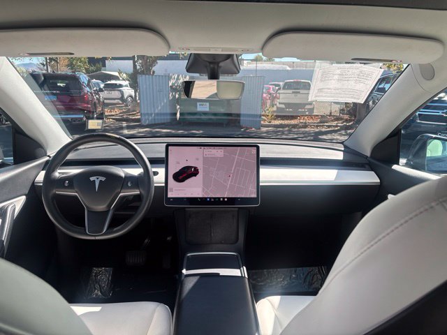 Used 2022 Tesla Model Y Long Range AWD/4WD image 30
