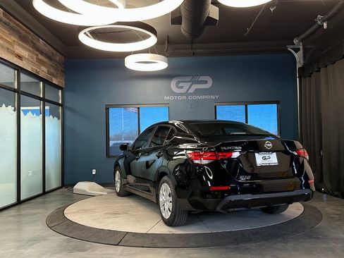 Used 2023 Nissan Sentra S image 5