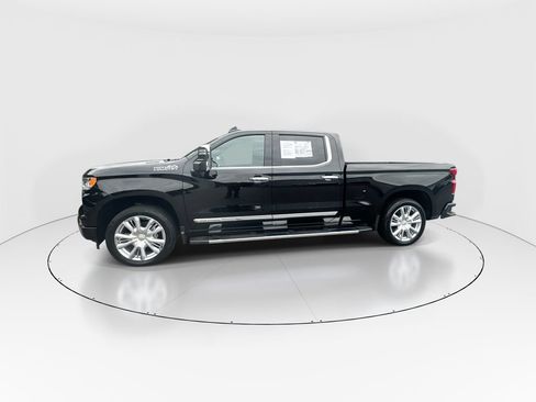 Used 2025 Chevrolet Silverado 1500 High Country w/ High Country Premium Package AWD/4WD image 5