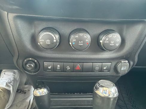 Used 2013 Jeep Wrangler Unlimited Sahara w/ Dual Top Group AWD/4WD image 16