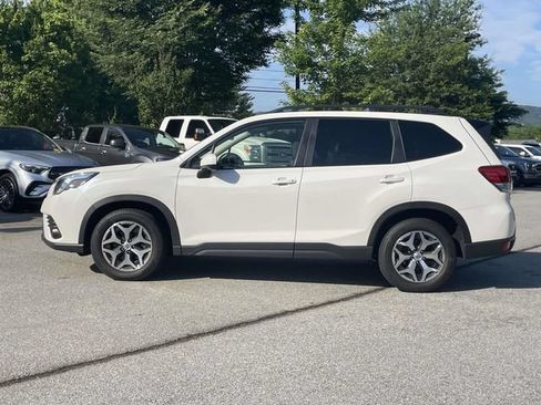 Used 2024 Subaru Forester Premium AWD/4WD image 2