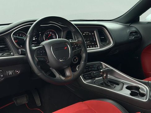 Used 2019 Dodge Challenger GT w/ Plus Package RWD image 11