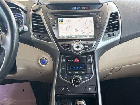 Used 2014 Hyundai Elantra Limited w/ Option Group 03 FWD image 4