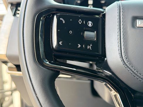 Used 2024 Land Rover Range Rover Sport Dynamic SE image 37