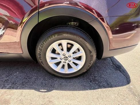 Used 2019 Kia Sorento FWD V6 image 21