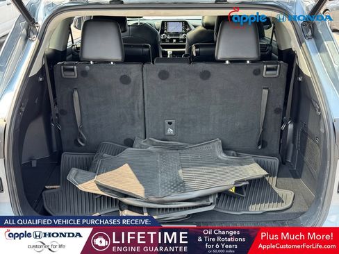 Used 2021 Toyota Highlander XLE AWD/4WD image 21