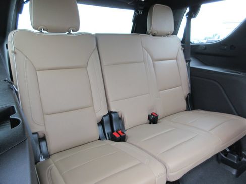Used 2023 Chevrolet Tahoe Premier w/ Premium Package 2 AWD/4WD image 29