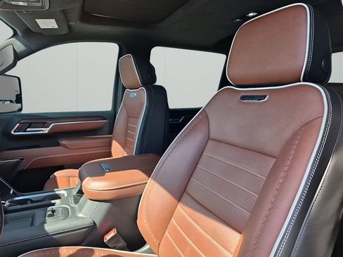 Certified 2025 GMC Sierra 2500 Denali Ultimate AWD/4WD image 37