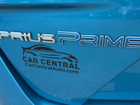 Used 2018 Toyota Prius Prime Plus FWD image 30