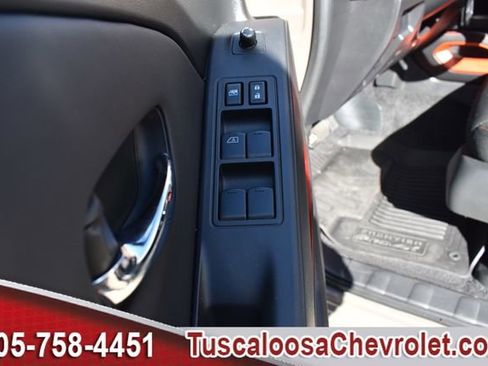 Used 2024 Nissan Frontier PRO-4X w/ Technology Package image 17