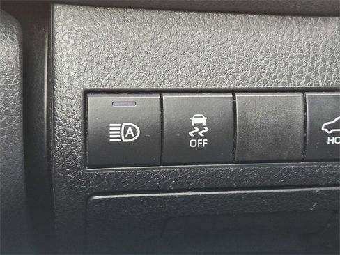 Used 2019 Toyota Camry SE image 23