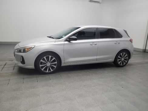 Used 2018 Hyundai Elantra GT FWD image 2