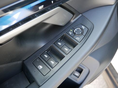 Used 2024 BMW i5 eDrive40i w/ Premium Package image 16