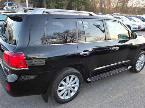 Used 2011 Lexus LX 570 4WD image 15