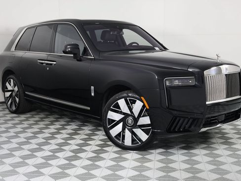 New 2026 Rolls-Royce Cullinan AWD/4WD image 9