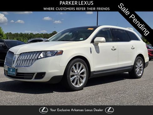 Used 2012 Lincoln MKT AWD image 1
