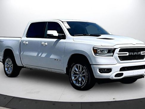 Used 2023 RAM 1500 Laramie AWD/4WD image 2