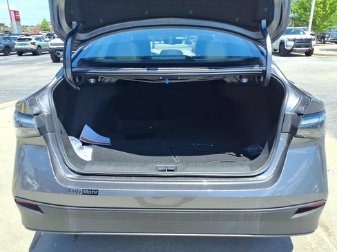 New 2026 Nissan Sentra SV w/ SV Convenience Package FWD image 9