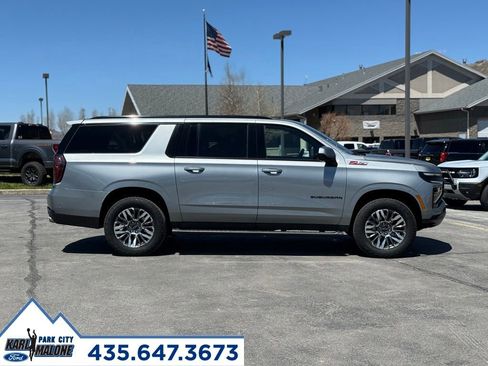 Used 2025 Chevrolet Suburban Z71 AWD/4WD image 6