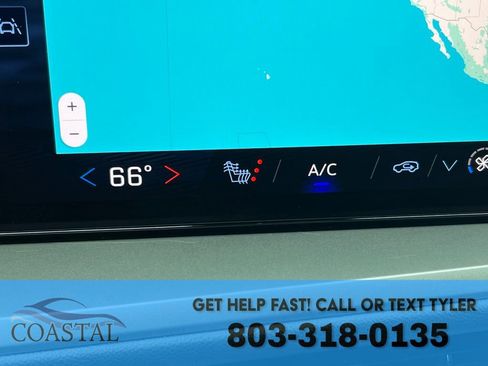 Used 2025 Chevrolet Traverse LT AWD/4WD image 47