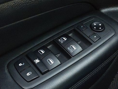 Used 2020 Jeep Grand Cherokee Altitude RWD image 27