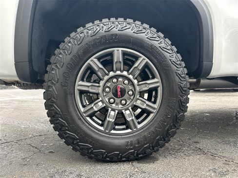 Used 2025 GMC Sierra 1500 AT4X image 18