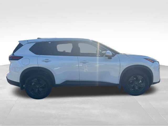 Certified 2026 Nissan Rogue SV AWD/4WD image 7