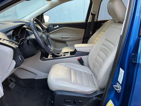 Used 2019 Ford Escape Titanium w/ U9j03 - Titanium Tow Package image 9