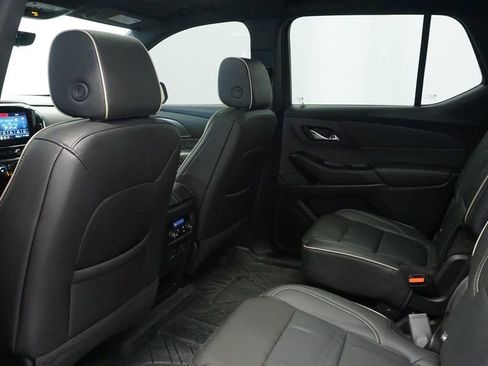 Used 2023 Chevrolet Traverse Premier image 21