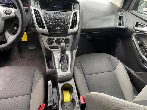 Used 2014 Ford Focus SE FWD image 9