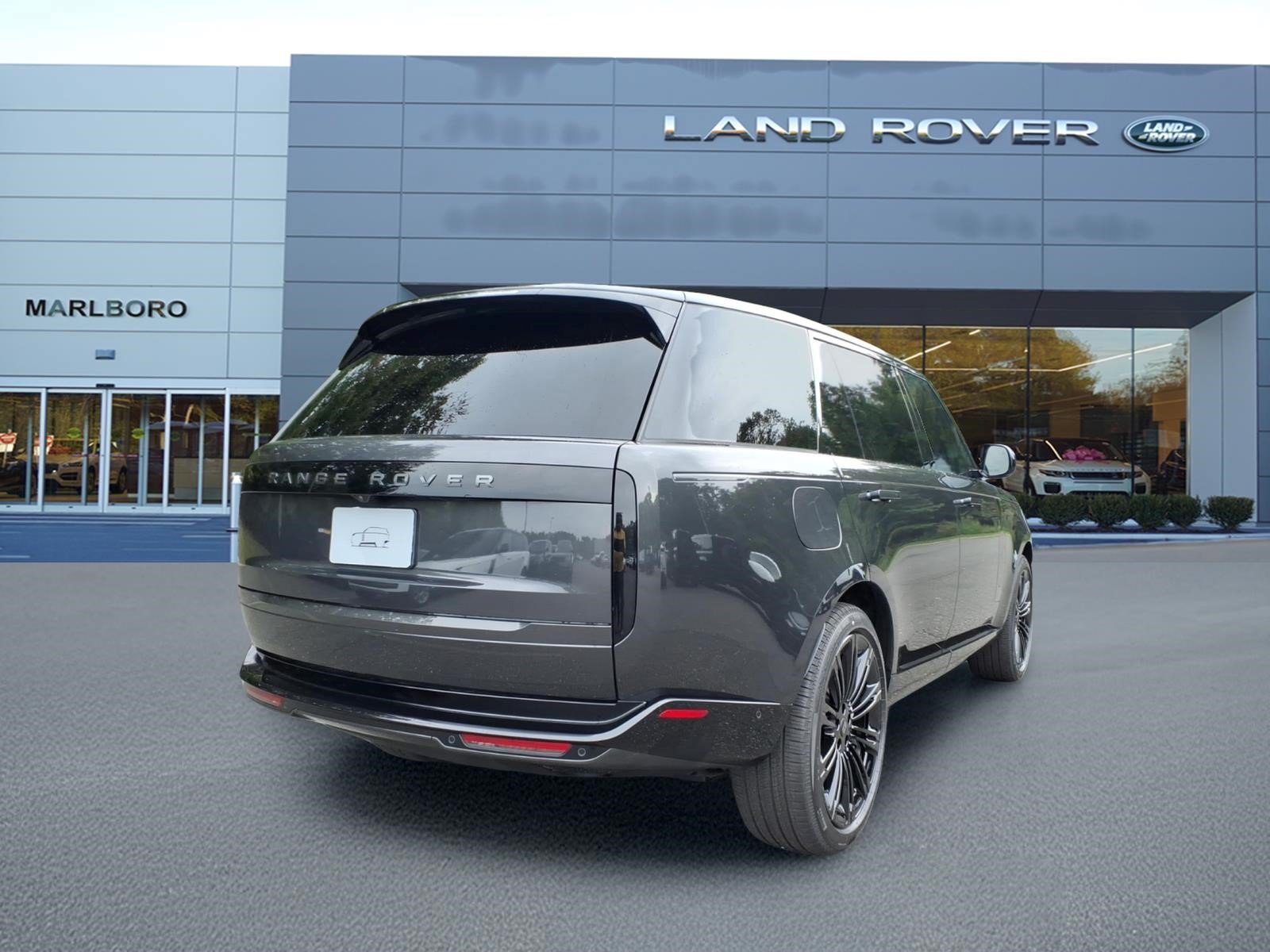 New 2027 Land Rover Range Rover Long Wheelbase SE AWD/4WD image 2