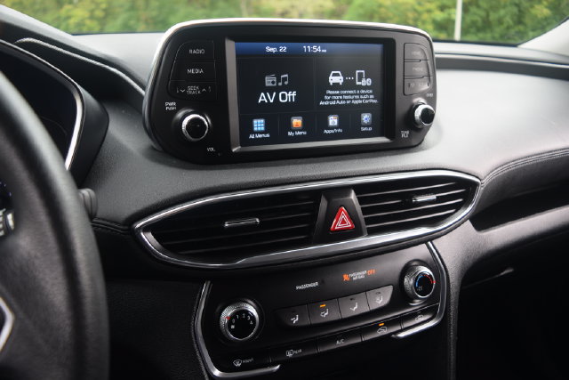 Used 2019 Hyundai Santa Fe SE AWD/4WD image 9