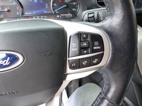 Used 2022 Ford Explorer XLT w/ Equipment Group 202A AWD/4WD image 29