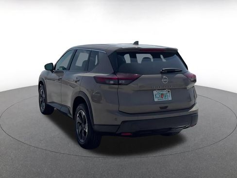 Used 2025 Nissan Rogue SV FWD image 10