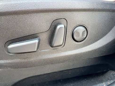 Certified 2024 Kia Telluride S w/ S Sunroof Package FWD image 33
