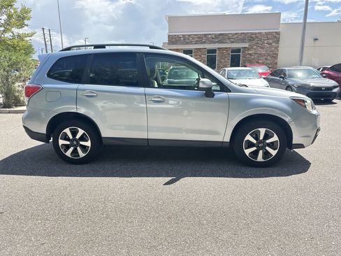 Used 2017 Subaru Forester 2.5i Premium AWD/4WD image 7