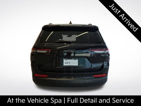 Used 2023 Jeep Grand Cherokee L Laredo RWD image 7