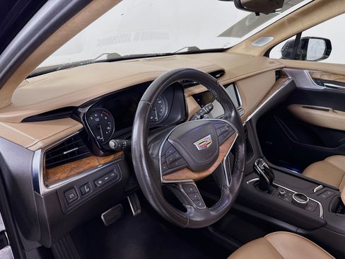 Used 2021 Cadillac XT5 Sportv w/ Platinum Package AWD/4WD image 9