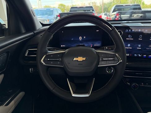 Used 2025 Chevrolet Traverse High Country FWD image 19