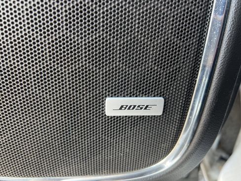 Used 2019 GMC Yukon XL SLT image 16