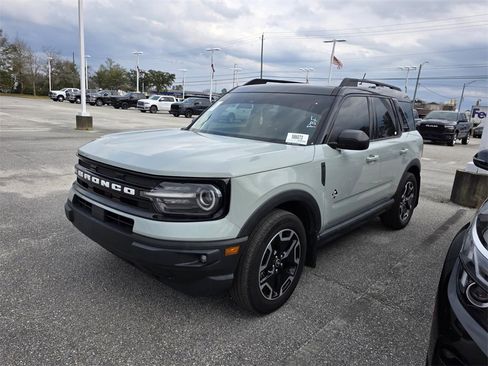 Used 2021 Ford Bronco Sport Outer Banks w/ Outer Banks Package image 4