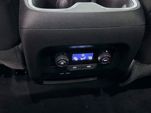 New 2026 Chevrolet Traverse LT image 25