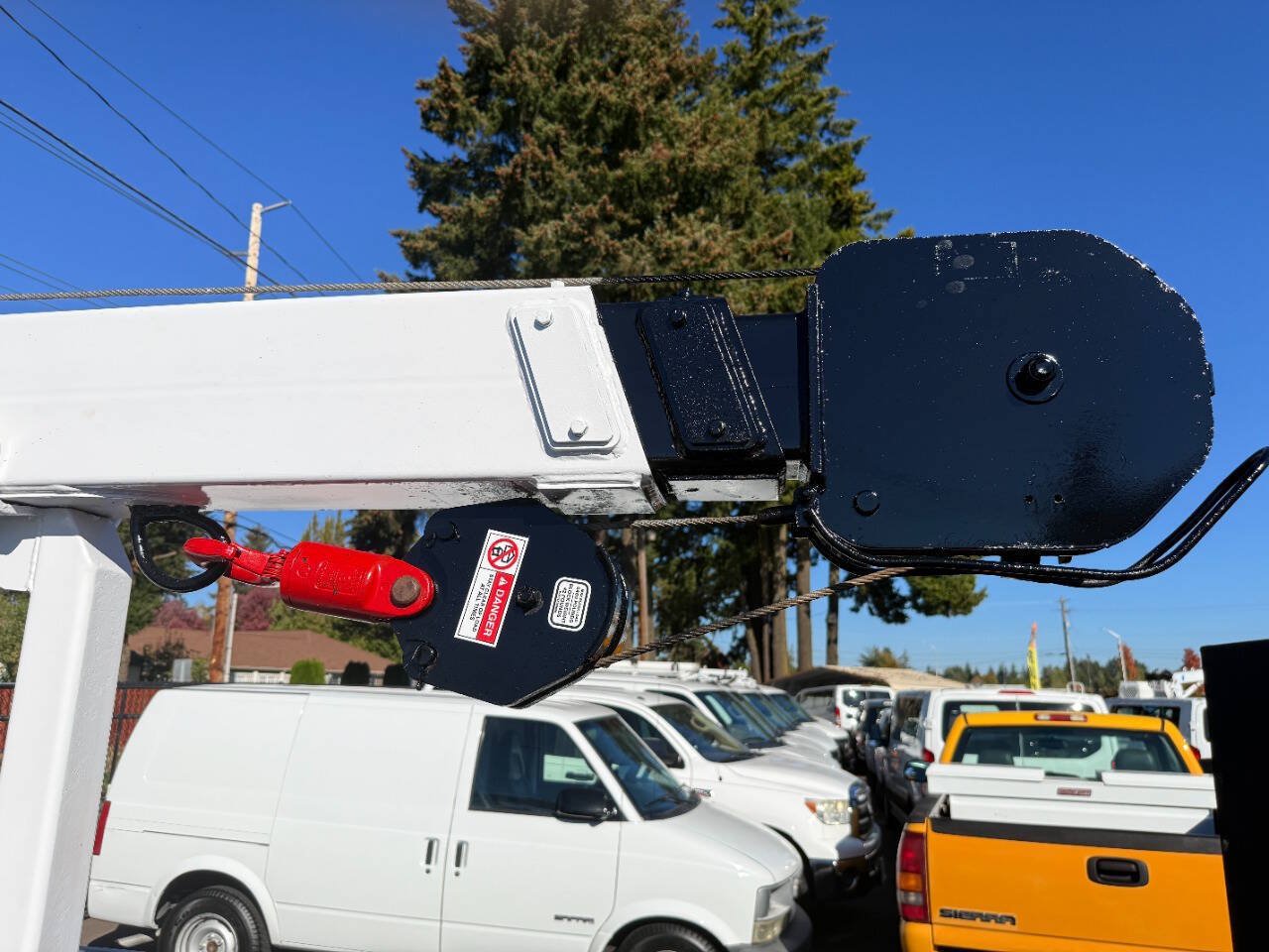 Used 2010 Ford F550 2WD Regular Cab Super Duty image 16