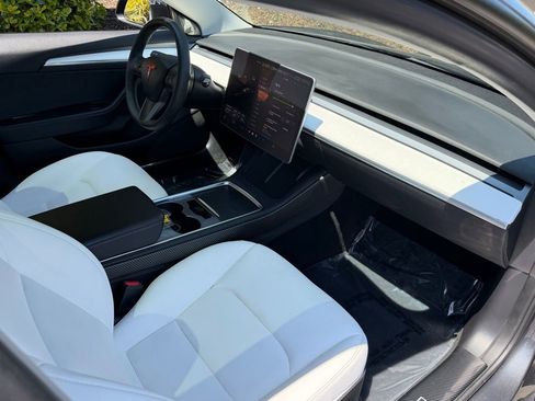 Used 2022 Tesla Model 3 Performance image 32