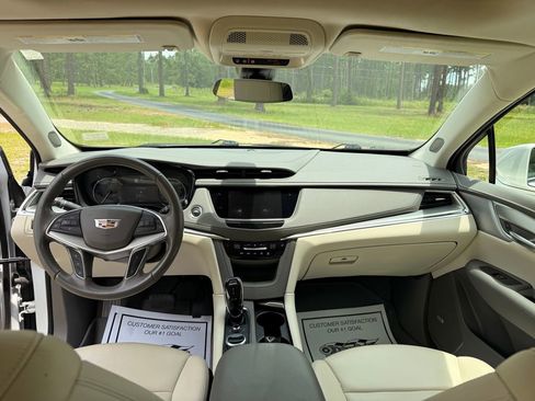 Used 2020 Cadillac XT5 Premium Luxury FWD image 14