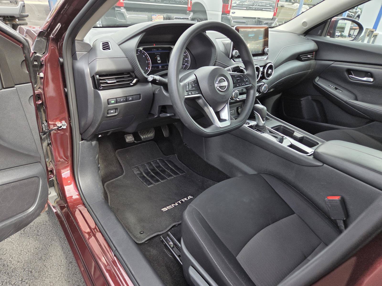 Used 2025 Nissan Sentra SV FWD image 11